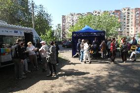 Russian drone hits apartment block in KamianskeRussian drone hits apartment block in Kamianske