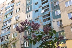 Russian drone hits apartment block in KamianskeRussian drone hits apartment block in Kamianske