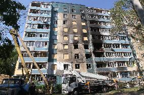 Russian drone hits apartment block in KamianskeRussian drone hits apartment block in Kamianske