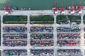 China Total Import And Export of Services Increases in Q1 2025