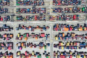 China Total Import And Export of Services Increases in Q1 2025