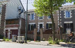 Woman Injured Husband Found Dead Throat Slit - Nantes