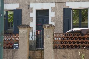 Woman Injured Husband Found Dead Throat Slit - Nantes