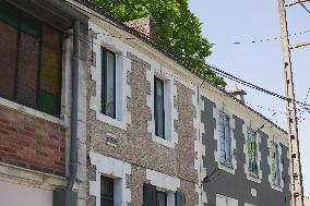 Woman Injured Husband Found Dead Throat Slit - Nantes