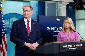 White House press briefing - Washington