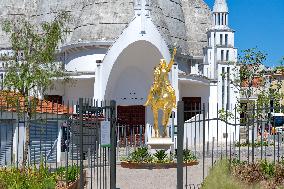 Jeanne d Arc statue in front of the Sainte Jeanne d Arc church - Nice