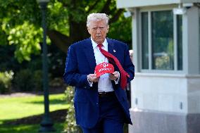 Donald Trump departs to Michigan - Washington
