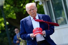 Donald Trump departs to Michigan - Washington