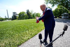 Donald Trump departs to Michigan - Washington