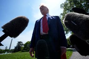 Donald Trump departs to Michigan - Washington