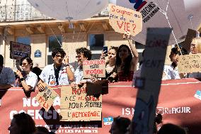 Protest Against Garot Law on Medical Deserts - Paris