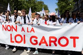 Protest Against Garot Law on Medical Deserts - Paris