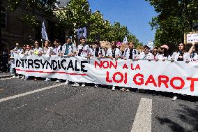 Protest Against Garot Law on Medical Deserts - Paris