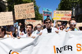 Protest Against Garot Law on Medical Deserts - Paris