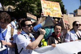 Protest Against Garot Law on Medical Deserts - Paris