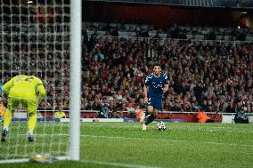 UEFA Champions League - Arsenal v Paris Saint-Germain