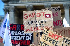 Protest Against Garot Law on Medical Deserts - Paris