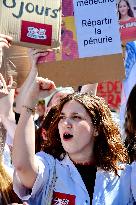 Protest Against Garot Law on Medical Deserts - Paris