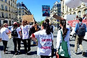 Protest Against Garot Law on Medical Deserts - Paris