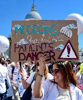Protest Against Garot Law on Medical Deserts - Paris