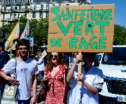 Protest Against Garot Law on Medical Deserts - Paris