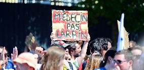 Protest Against Garot Law on Medical Deserts - Paris