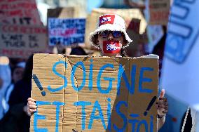 Protest Against Garot Law on Medical Deserts - Paris