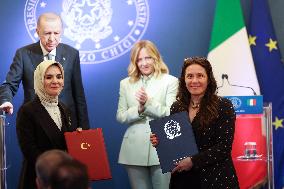 Meloni and Erdogan Hold Joint Press Conference in Rome