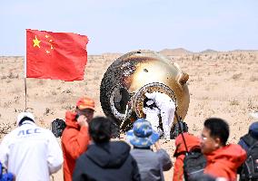 Shenzhou 19 Return Capsule Touches Down On Earth - China