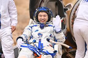 Shenzhou 19 Return Capsule Touches Down On Earth - China