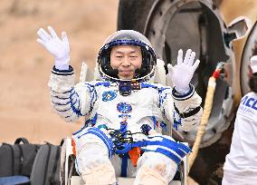 Shenzhou 19 Return Capsule Touches Down On Earth - China