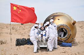 Shenzhou 19 Return Capsule Touches Down On Earth - China
