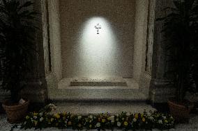 The Writing Franciscus On The Tomb Of Francis - Rome