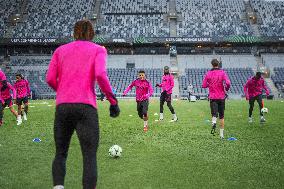 SOCCER CONFRENCE LEAGUE CHELSEA TRAINING