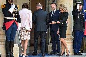Emmanuel Macron welcomes Olaf Scholz at the Elysee FA