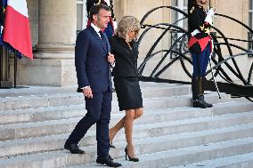 Emmanuel Macron welcomes Olaf Scholz at the Elysee FA