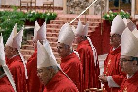 Mass On Fifth Days of Mourning for Late Pope Francis - Vatican