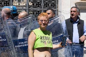 Extinction Rebellion Activists At Ministry of Justice - Rome