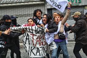 Police Arrest Demonstrators Of May Day March - Istanbul