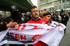 Police Arrest Demonstrators Of May Day March - Istanbul