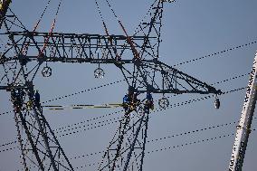 Installation of A High-Voltage Line - Essonne