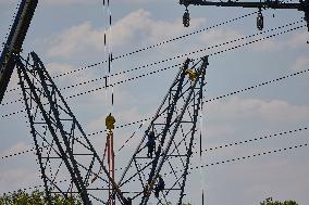 Installation of A High-Voltage Line - Essonne