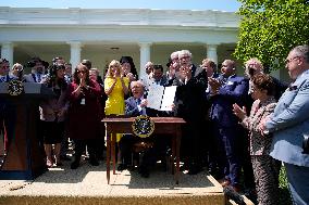 Donald Trump in a National Day of Prayer - Washington