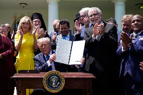 Donald Trump in a National Day of Prayer - Washington