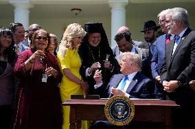 Donald Trump in a National Day of Prayer - Washington