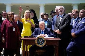 Donald Trump in a National Day of Prayer - Washington