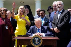 Donald Trump in a National Day of Prayer - Washington