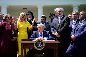 Donald Trump in a National Day of Prayer - Washington
