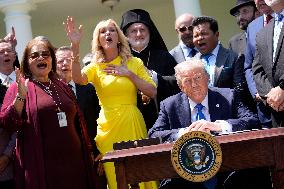 Donald Trump in a National Day of Prayer - Washington