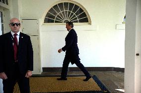 Donald Trump in a National Day of Prayer - Washington